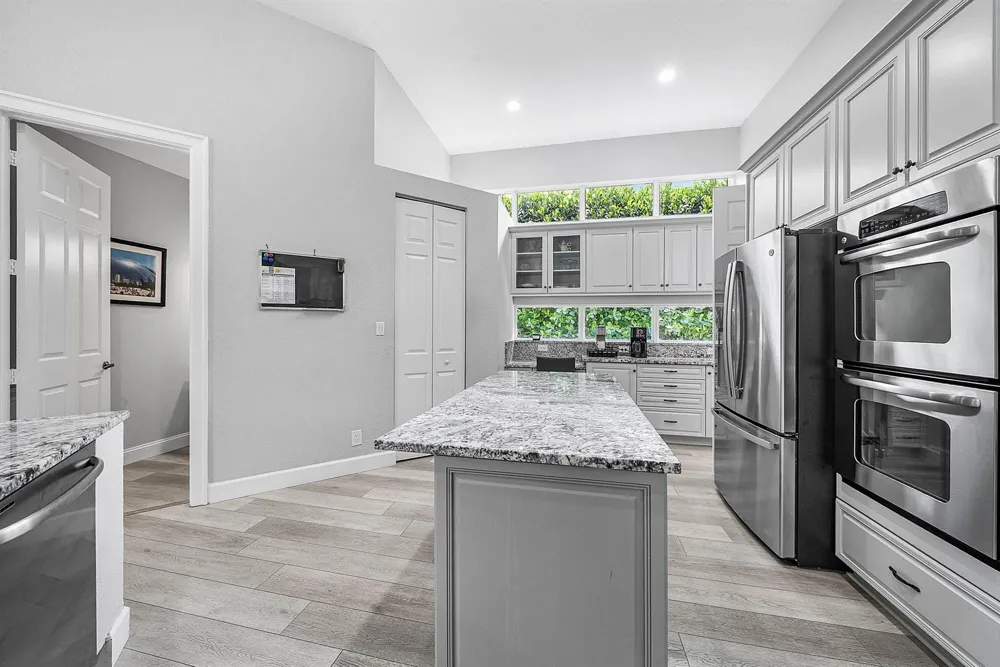 6152 NW 121ST AVENUE Coral Springs, FL 33076