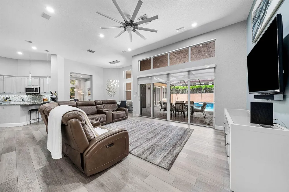 6152 NW 121ST AVENUE Coral Springs, FL 33076