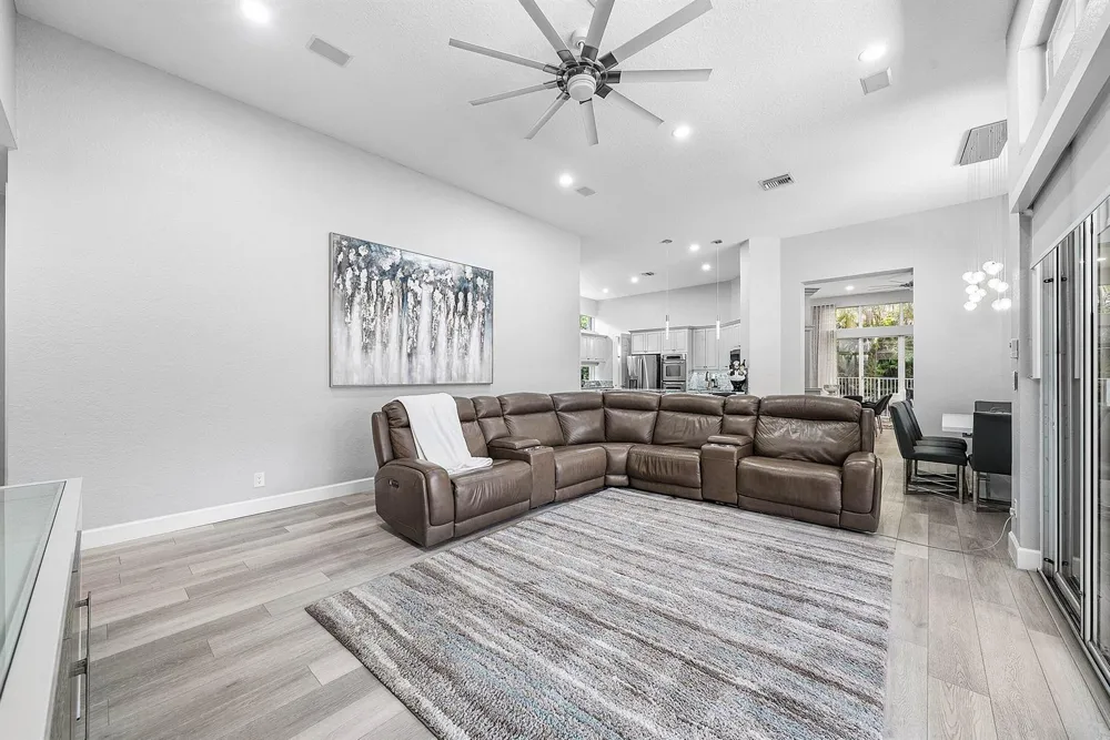 6152 NW 121ST AVENUE Coral Springs, FL 33076