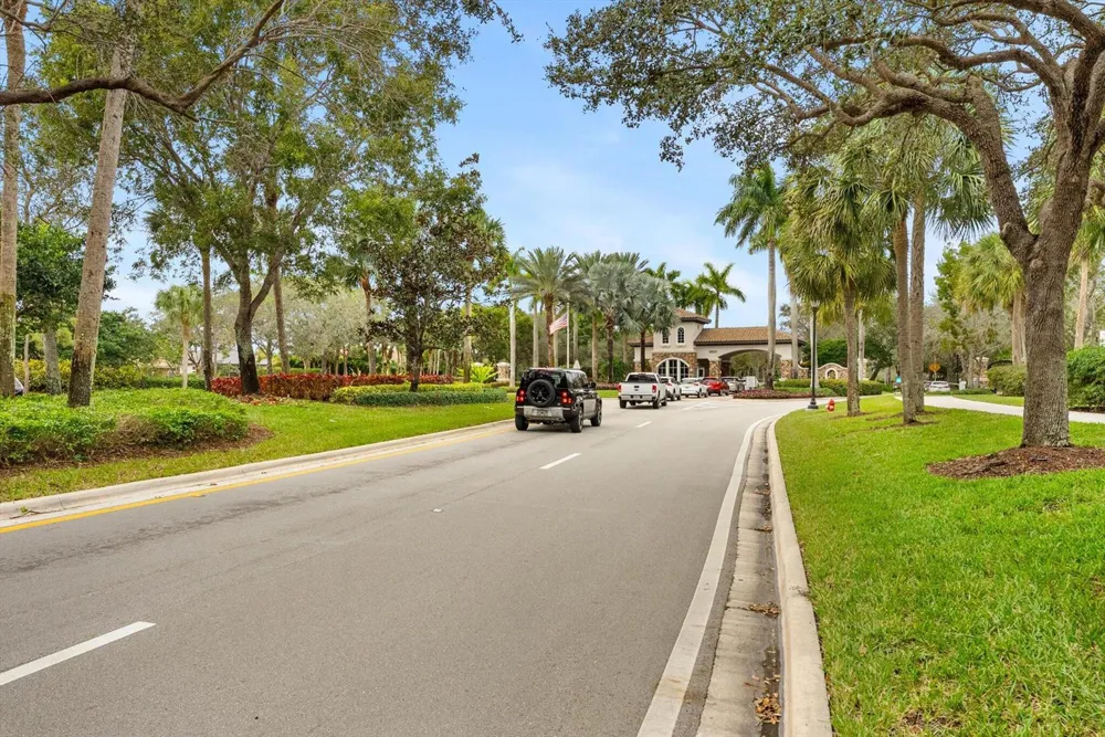 6152 NW 121ST AVENUE Coral Springs, FL 33076
