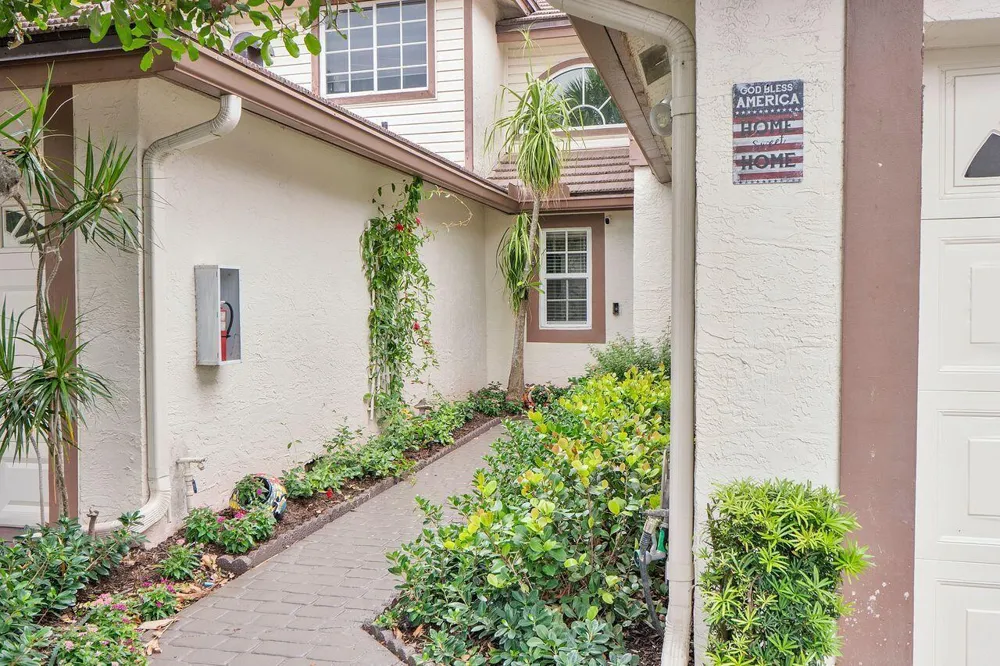 11606 NW 19th Drive Coral Springs, FL 33071
