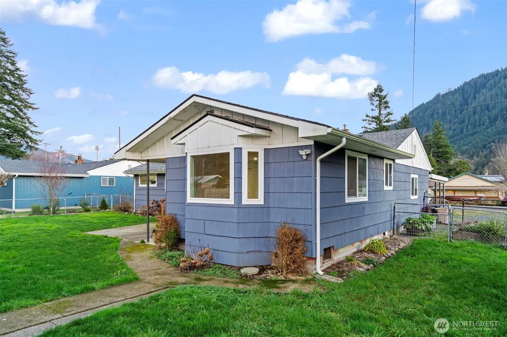 145 Collar Avenue Morton, WA 98356