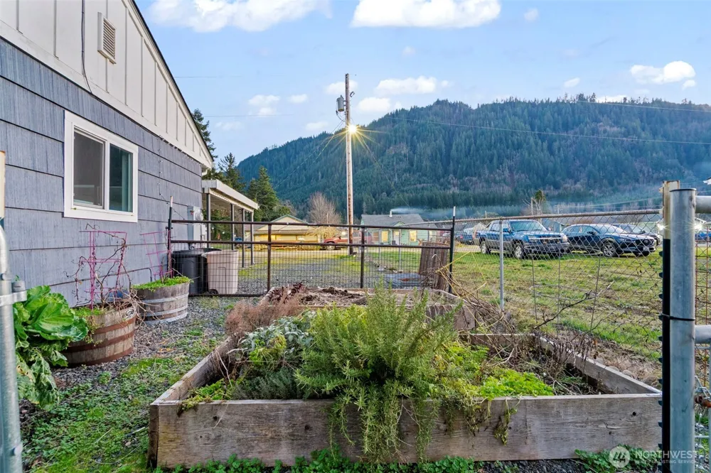 145 Collar Avenue Morton, WA 98356