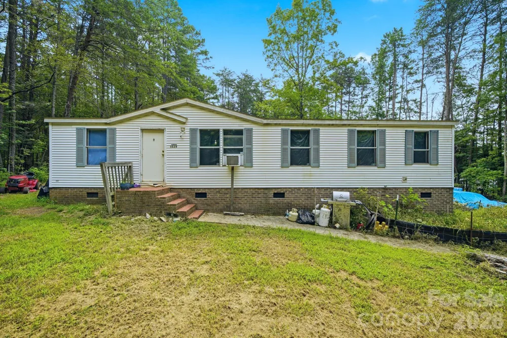 1039 Monterey Drive Iron Station, NC 28080