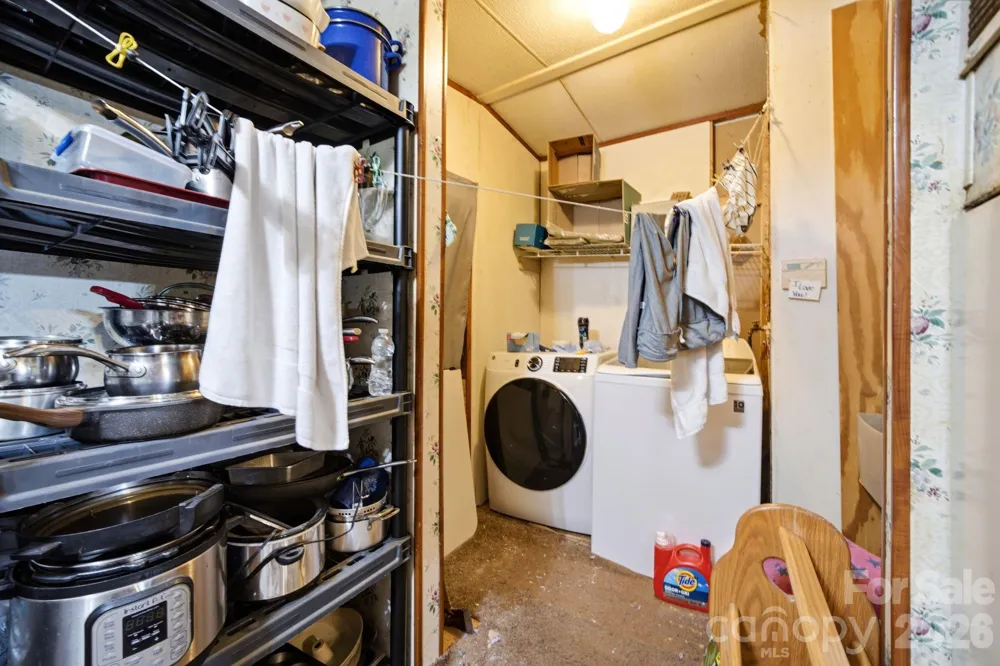 1039 Monterey Drive Iron Station, NC 28080