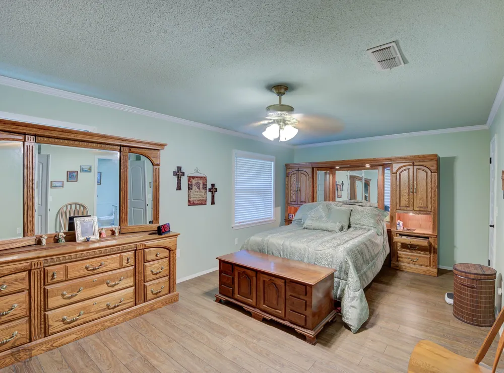 1105 North Acres Circle Springhill, LA 71075