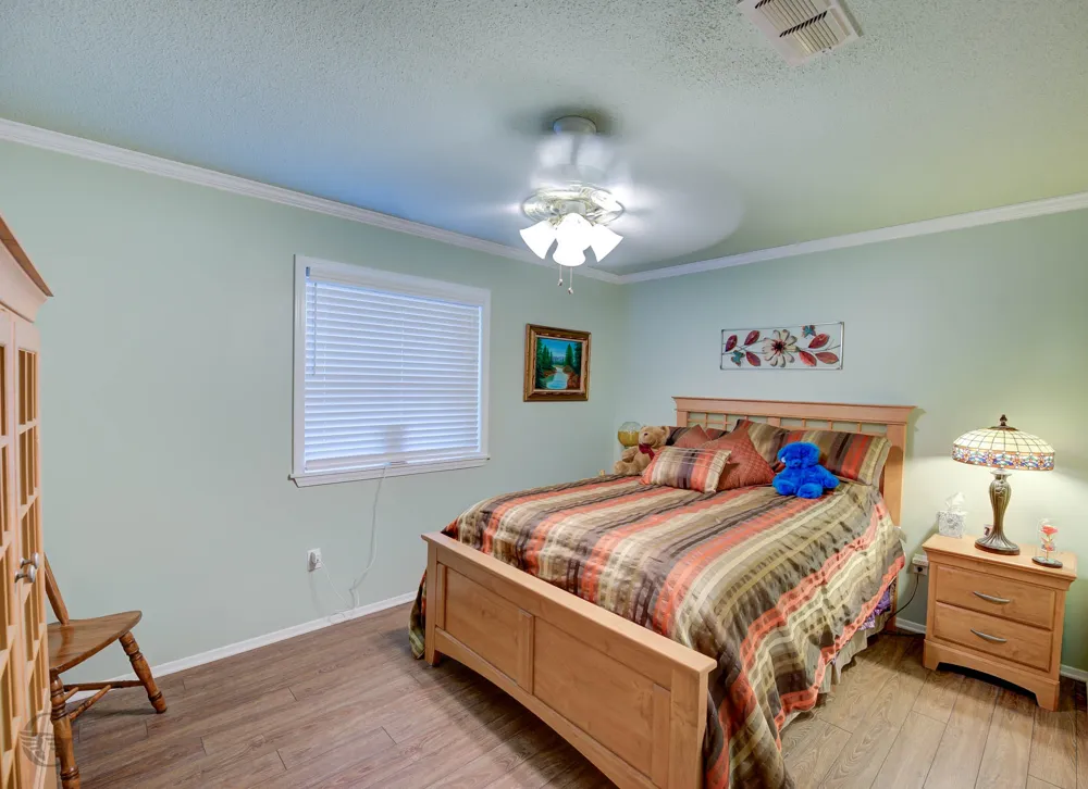 1105 North Acres Circle Springhill, LA 71075