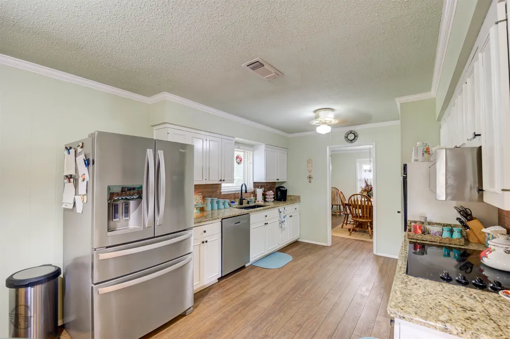 1105 North Acres Circle Springhill, LA 71075