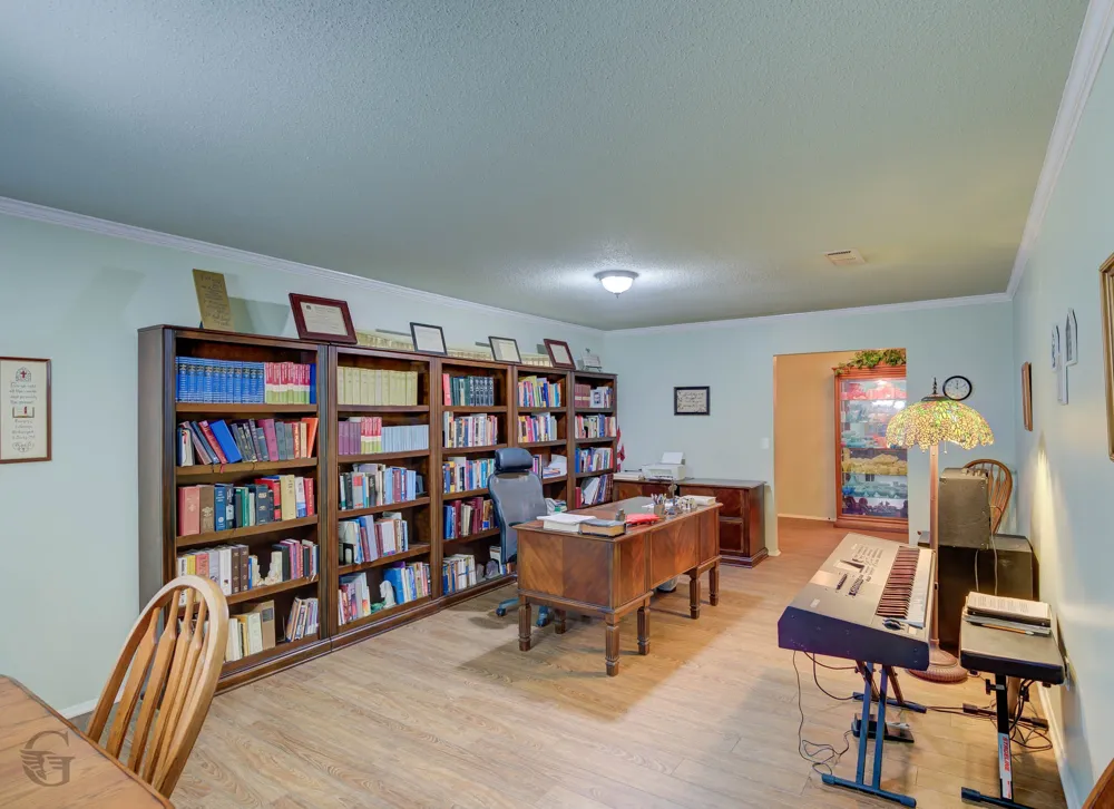 1105 North Acres Circle Springhill, LA 71075