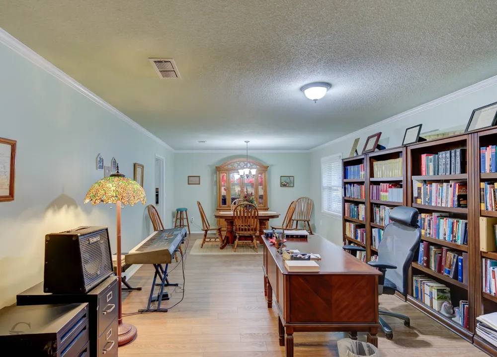 1105 North Acres Circle Springhill, LA 71075