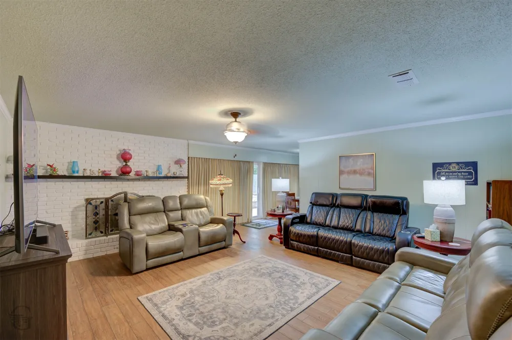 1105 North Acres Circle Springhill, LA 71075