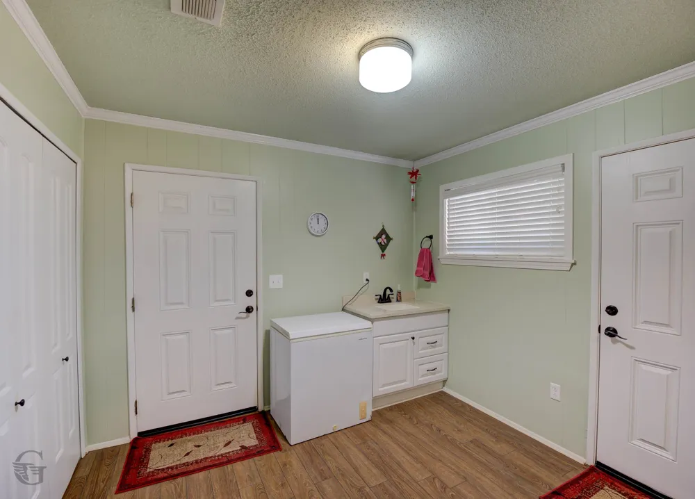 1105 North Acres Circle Springhill, LA 71075