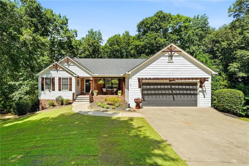 212 Oak Hollow Court White, GA 30184