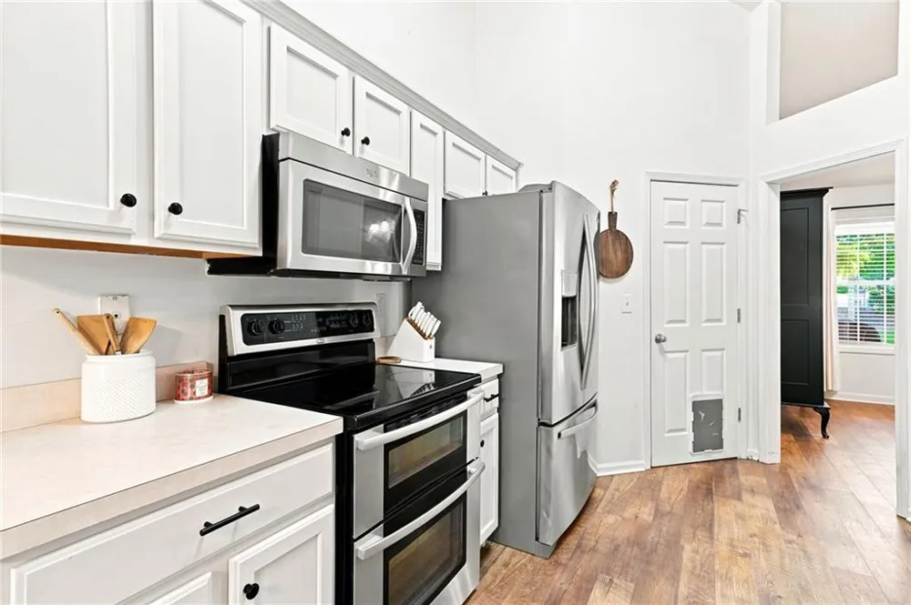 212 Oak Hollow Court White, GA 30184