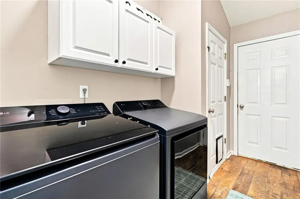 212 Oak Hollow Court White, GA 30184