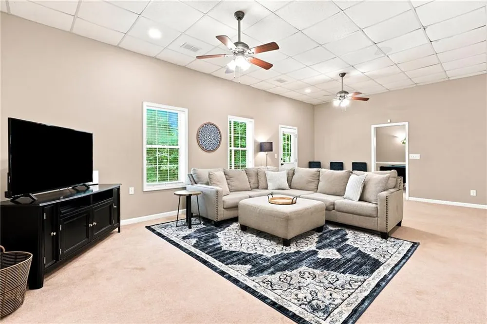 212 Oak Hollow Court White, GA 30184