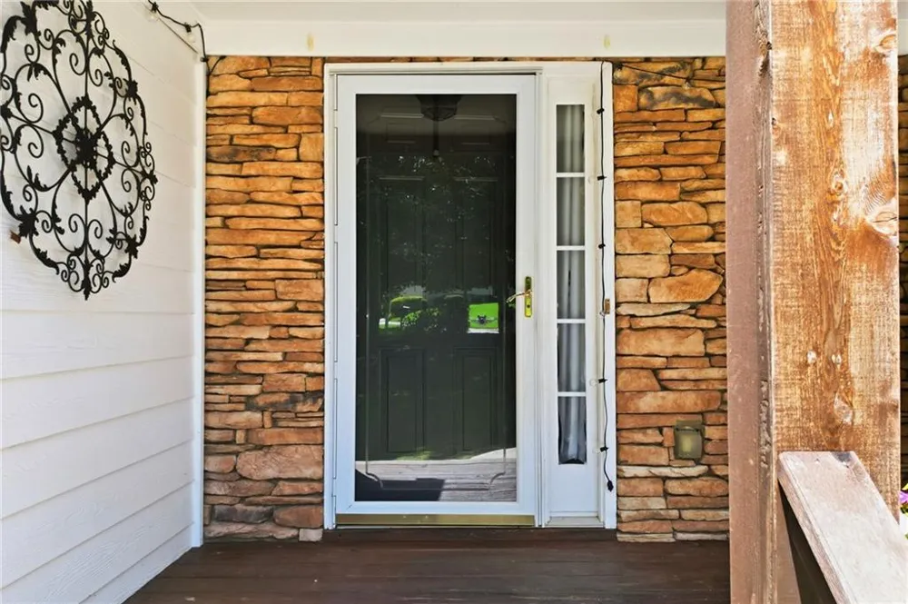 212 Oak Hollow Court White, GA 30184
