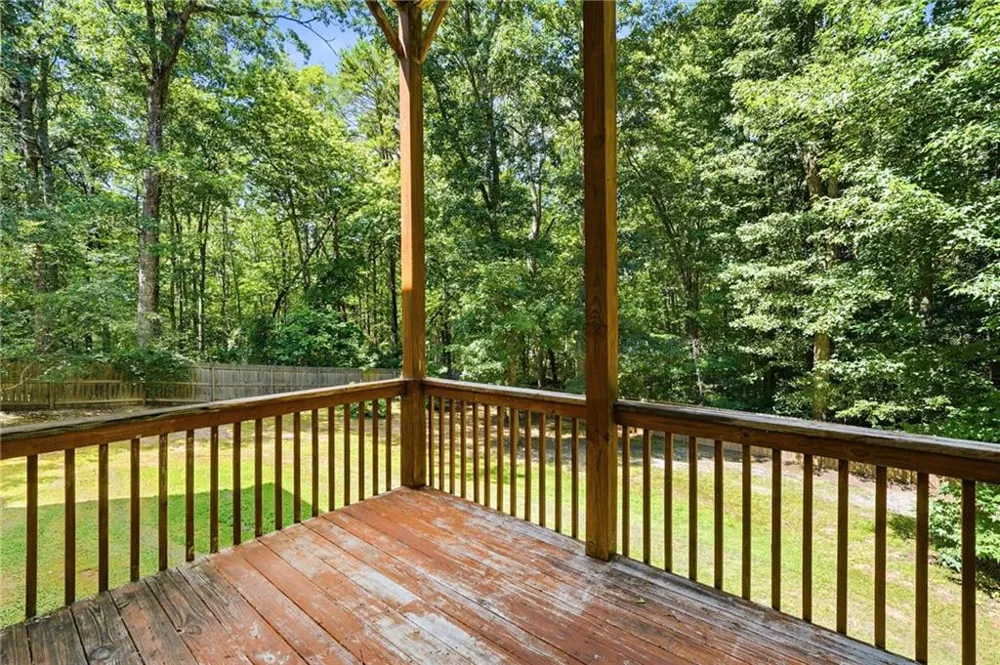 212 Oak Hollow Court White, GA 30184