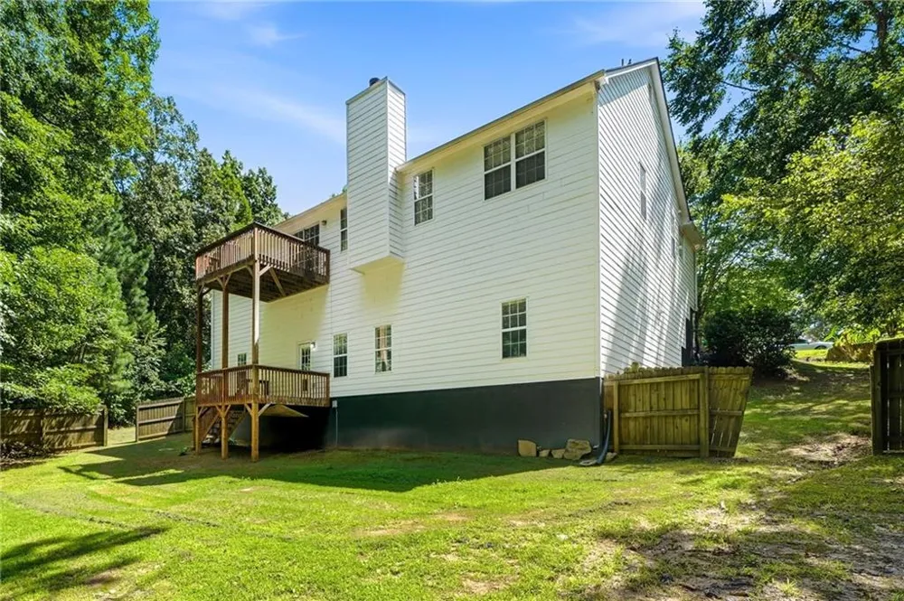 212 Oak Hollow Court White, GA 30184