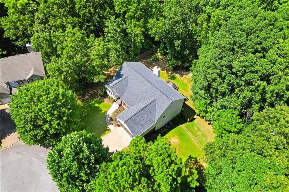 212 Oak Hollow Court White, GA 30184