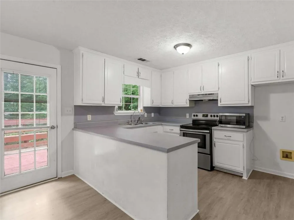 3055 Deerfield Way Rex, GA 30273