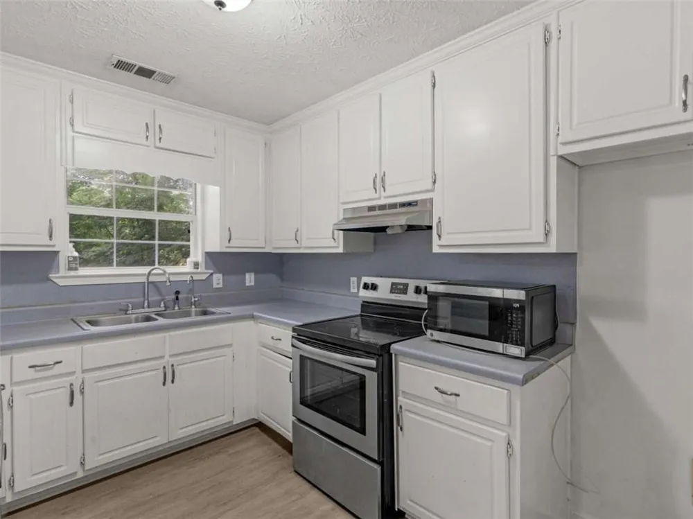 3055 Deerfield Way Rex, GA 30273