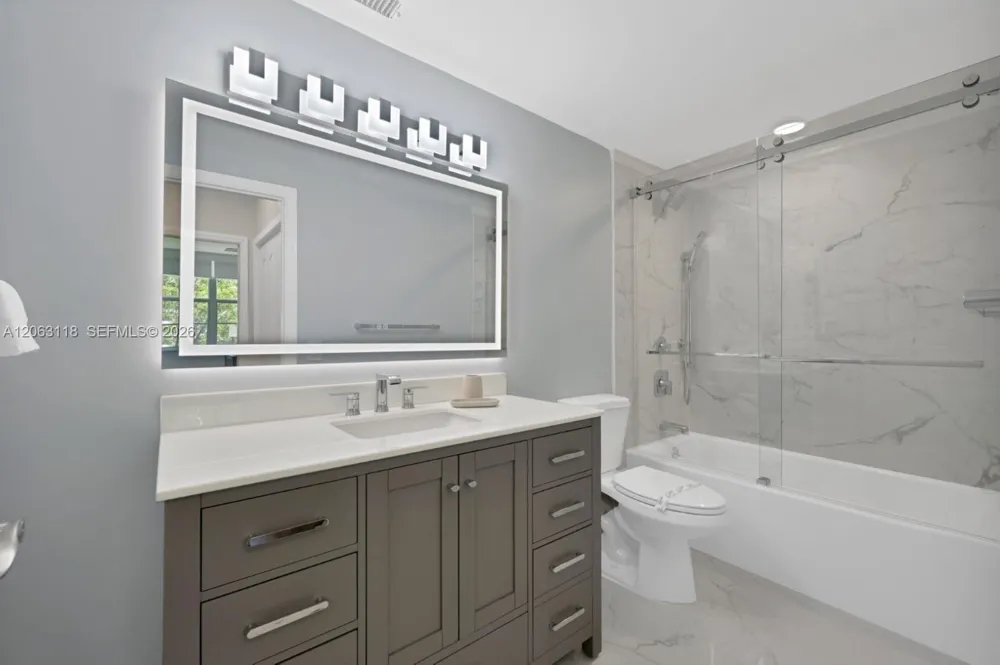 19601 E Country Club Dr #7108 Aventura, FL 33180