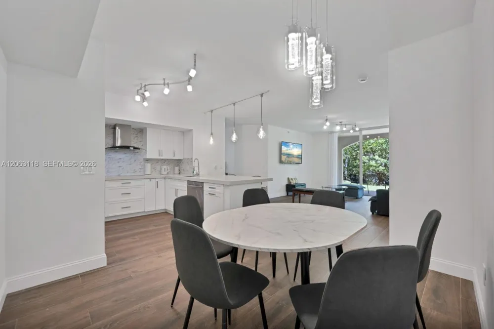 19601 E Country Club Dr #7108 Aventura, FL 33180
