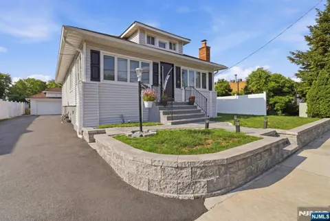 15 Pehle Avenue