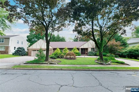 806 Stella Court