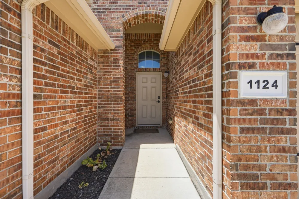 1124 Autumnwood Drive Azle, TX 76020