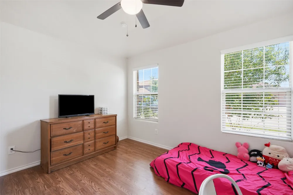 1124 Autumnwood Drive Azle, TX 76020
