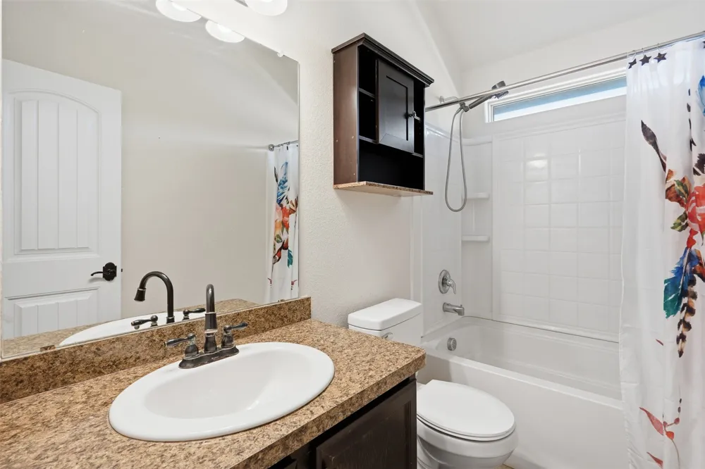 1124 Autumnwood Drive Azle, TX 76020