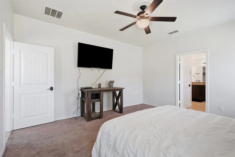 1124 Autumnwood Drive Azle, TX 76020