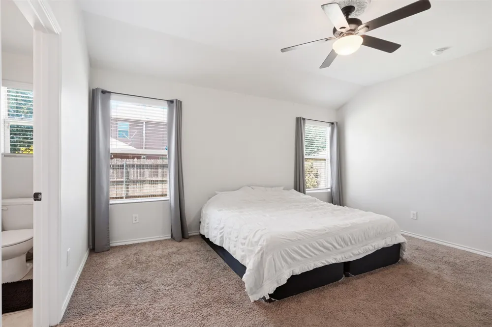 1124 Autumnwood Drive Azle, TX 76020