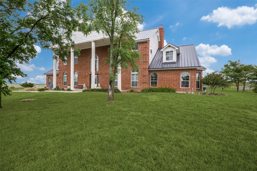 2094 Fm 1288 S Bellevue, TX 76228