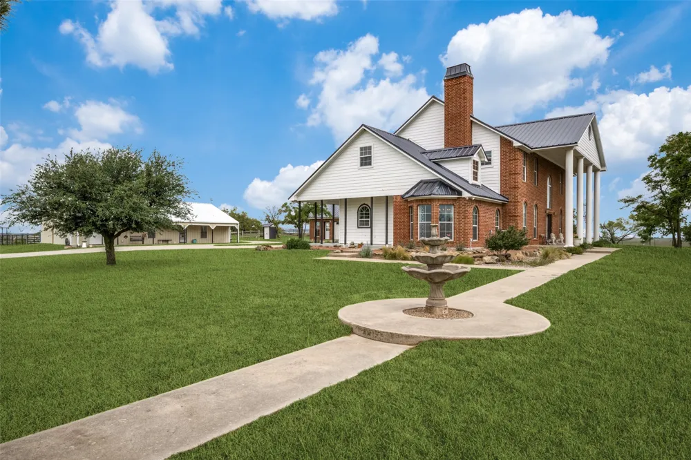 2094 Fm 1288 S Bellevue, TX 76228