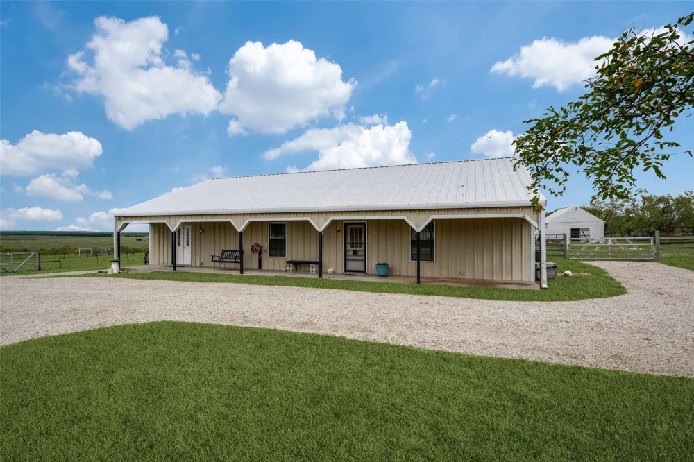 2094 Fm 1288 S Bellevue, TX 76228