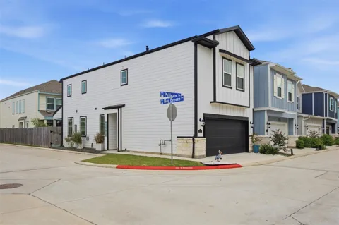 614 Pelican Drive