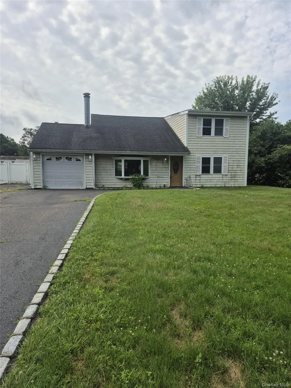 2 Wendy Road Coram, NY 11727