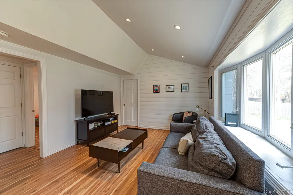 6 Longview Drive East Quogue, NY 11942