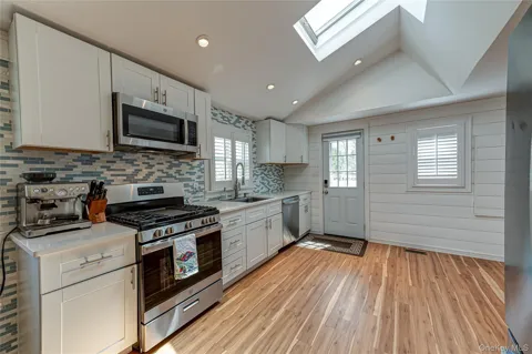 6 Longview Drive