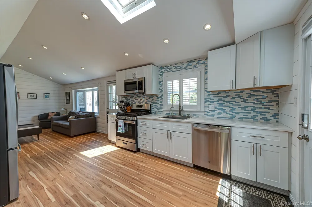 6 Longview Drive East Quogue, NY 11942