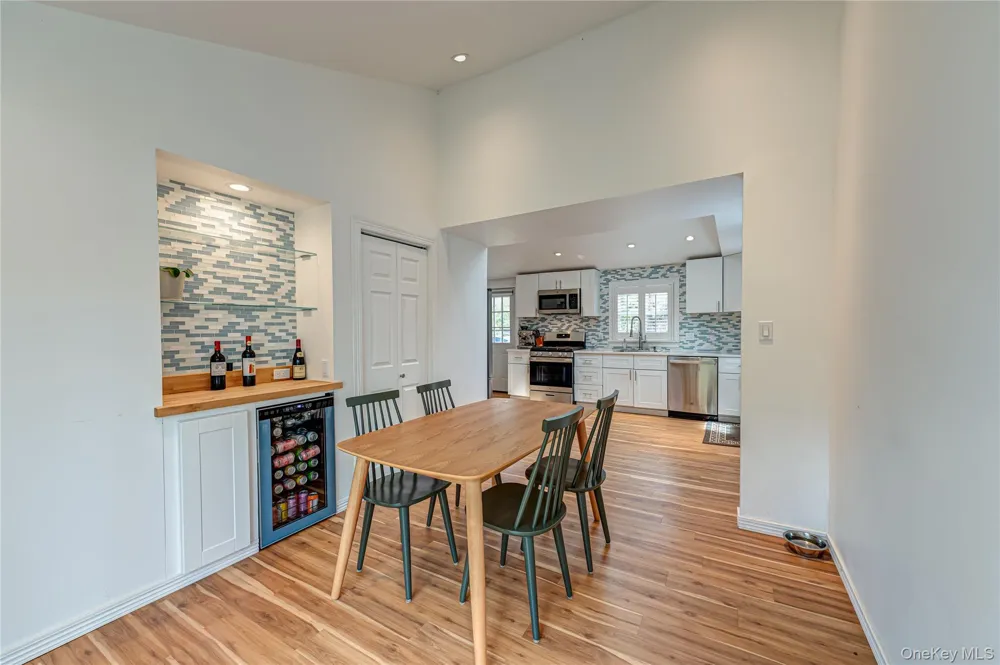 6 Longview Drive East Quogue, NY 11942