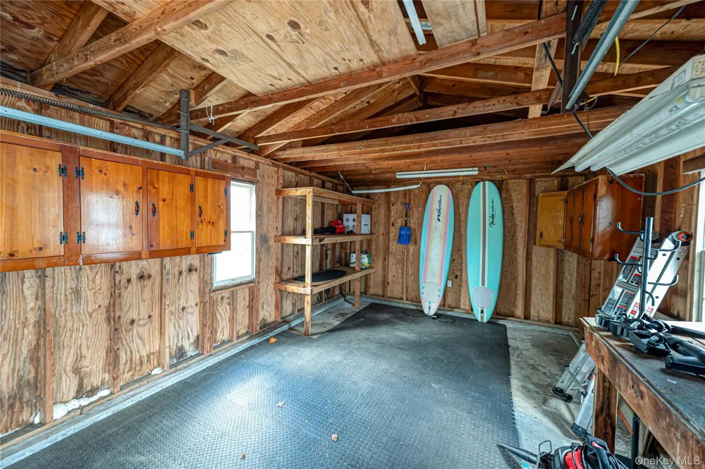 6 Longview Drive East Quogue, NY 11942