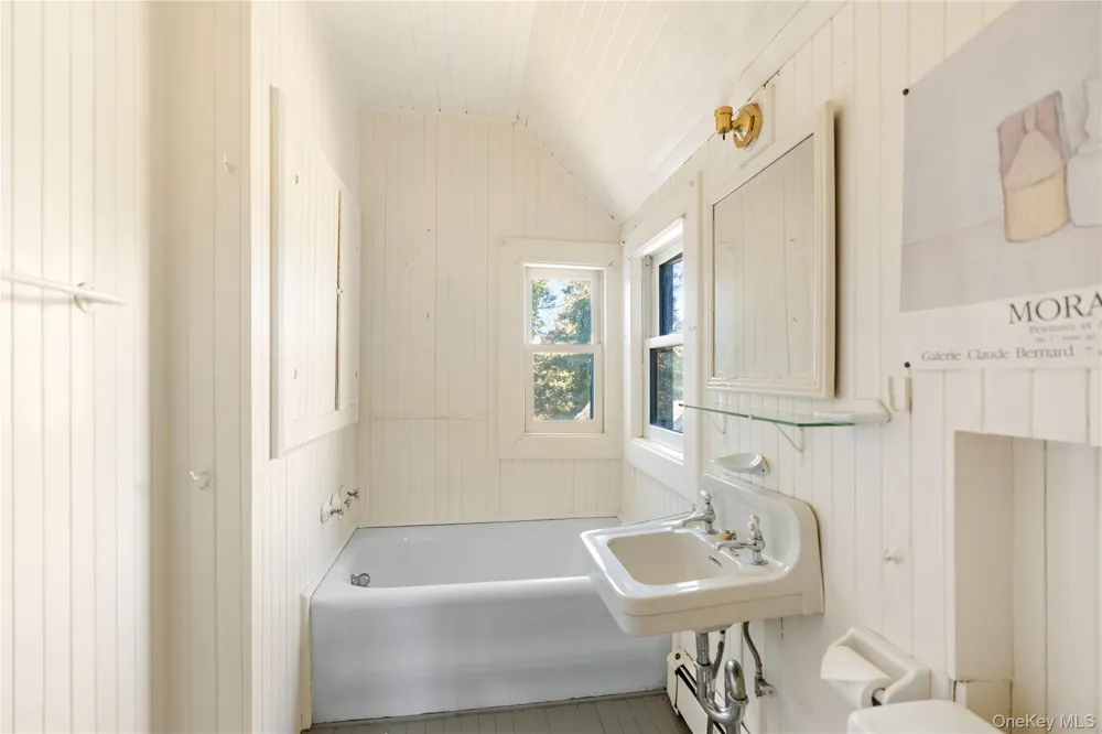 15 Little Cobb Road Water Mill, NY 11976