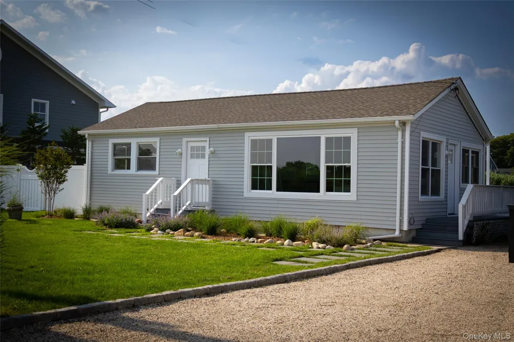 7 Laura Lee Drive Center Moriches, NY 11934