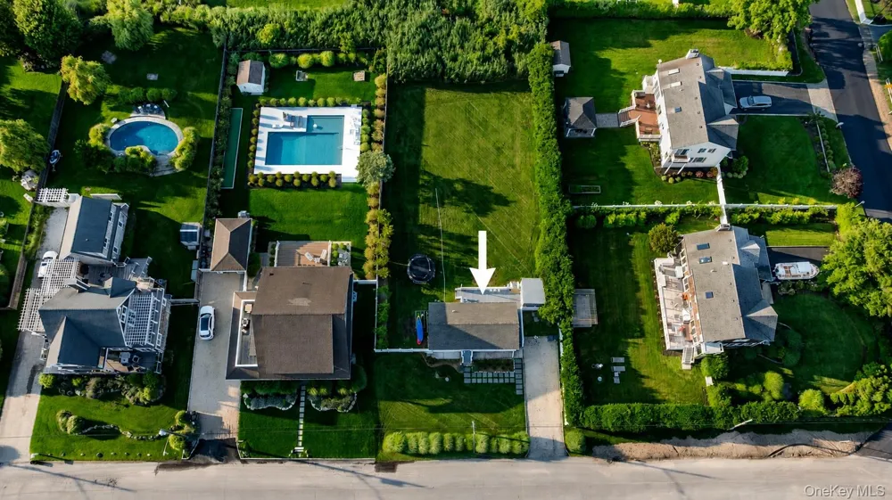 7 Laura Lee Drive Center Moriches, NY 11934