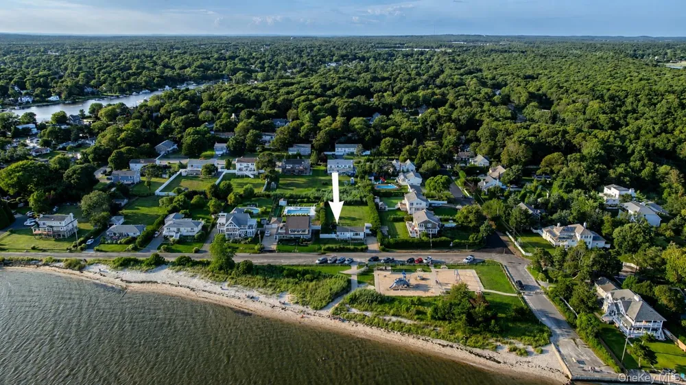 7 Laura Lee Drive Center Moriches, NY 11934