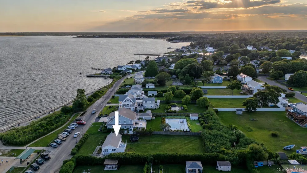 7 Laura Lee Drive Center Moriches, NY 11934